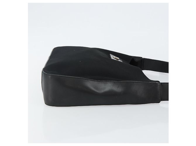 Bolso de Hombro Gancini de Nylon Negro y Plata de Salvatore Ferragamo Auth hk2985 - vista 3