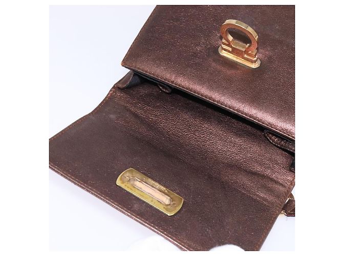 Borsa a Spalla Gancini in Pelle Marrone e Oro Salvatore Ferragamo Auth hk2983 D'oro - vista 10