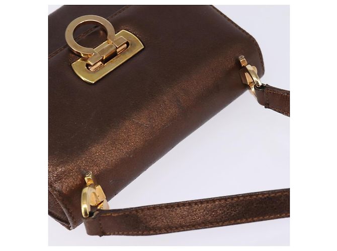 Borsa a Spalla Gancini in Pelle Marrone e Oro Salvatore Ferragamo Auth hk2983 D'oro - vista 6