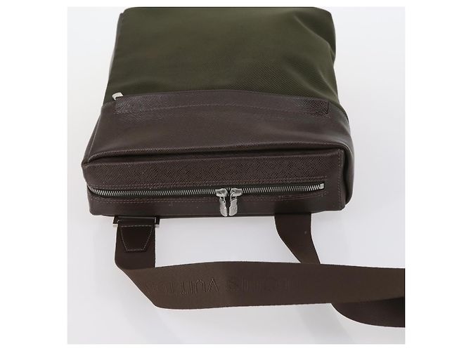LOUIS VUITTON Borsa a Spalla Taiga Beluga Grizzly M30918 LV Auth 135183 Marrone - vista 6