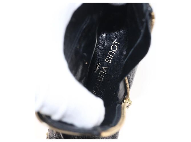 Stivaletti LOUIS VUITTON in Pelle Suhari 34 1/2 Nero Oro LV Auth 143282 D'oro - vista 15