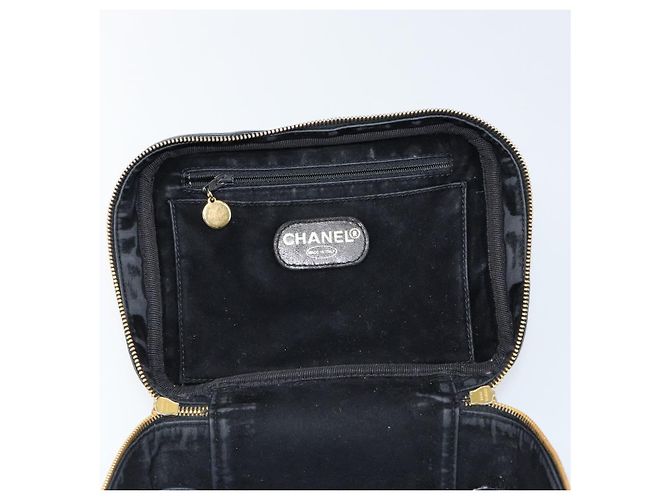 Pochette Vanity CHANEL COCO Mark in Pelle Caviar Nera Oro CC Auth bs29781 Nero D'oro - vista 9