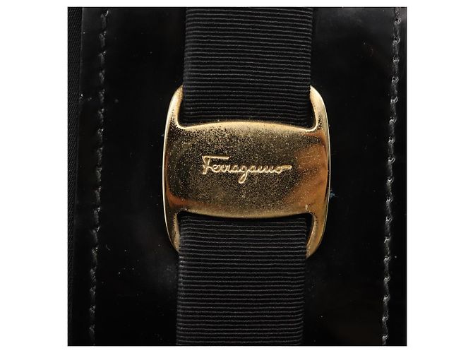 Borsa a Spalla Vala in Nylon Smaltato Nero Auth BA6793 di Salvatore Ferragamo - vista 18