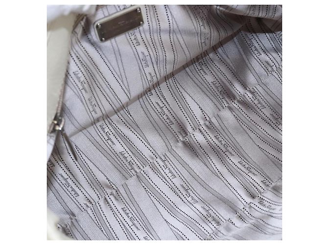 Borsa tote in pelle bianca e argento Salvatore Ferragamo Auth bs30640 Bianco - vista 10