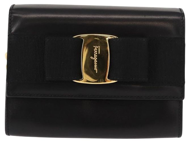 Borsa a Spalla Chain Vala in Pelle Nera e Oro Auth 147890 di Salvatore Ferragamo Nero D'oro - vista 13