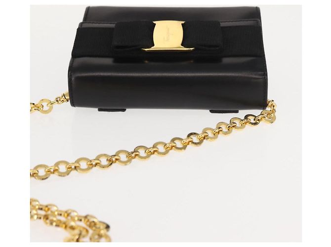 Borsa a Spalla Chain Vala in Pelle Nera e Oro Auth 147890 di Salvatore Ferragamo Nero D'oro - vista 6