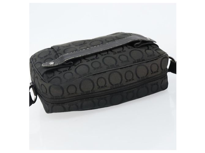Borsa a Spalla Gancini in Tela Nera e Argento di Salvatore Ferragamo Auth 143219 Nero - vista 6