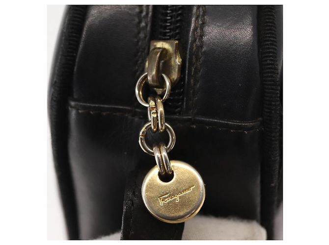 Borsa a Spalla Vala in Pelle Nera e Oro Salvatore Ferragamo Auth BA7320 Nero D'oro - vista 10