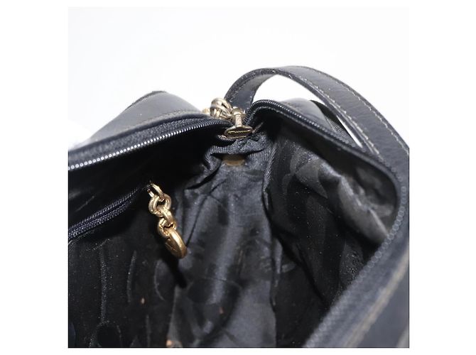 Borsa a Spalla Vala in Pelle Nera e Oro Salvatore Ferragamo Auth BA7320 Nero D'oro - vista 18