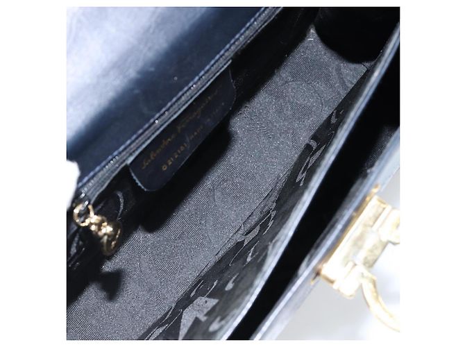 Borsa a mano Gancini in pelle blu navy e oro Auth 146338 di Salvatore Ferragamo D'oro - vista 11