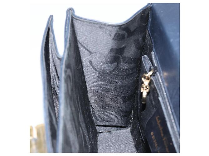 Borsa a mano Gancini in pelle blu navy e oro Auth 146338 di Salvatore Ferragamo D'oro - vista 19