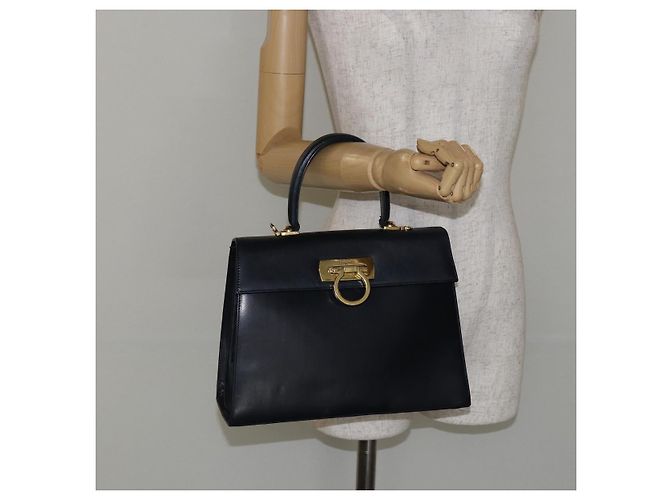 Borsa a mano Gancini in pelle blu navy e oro Auth 146338 di Salvatore Ferragamo D'oro - vista 22