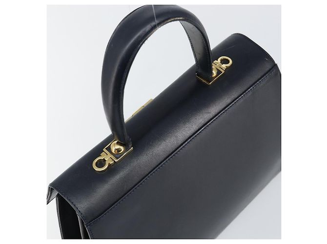 Borsa a mano Gancini in pelle blu navy e oro Auth 146338 di Salvatore Ferragamo D'oro - vista 6