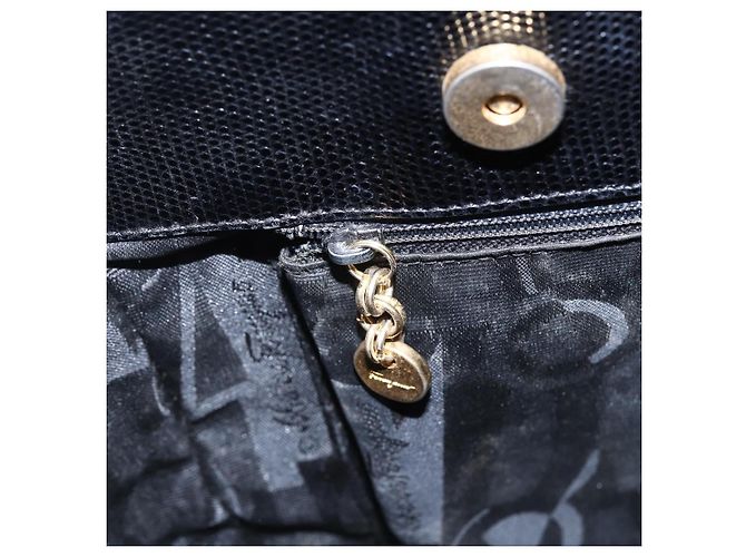 Borsa a Spalla Vala in Pelle Nera e Oro Salvatore Ferragamo Auth BA7064 Nero D'oro - vista 17