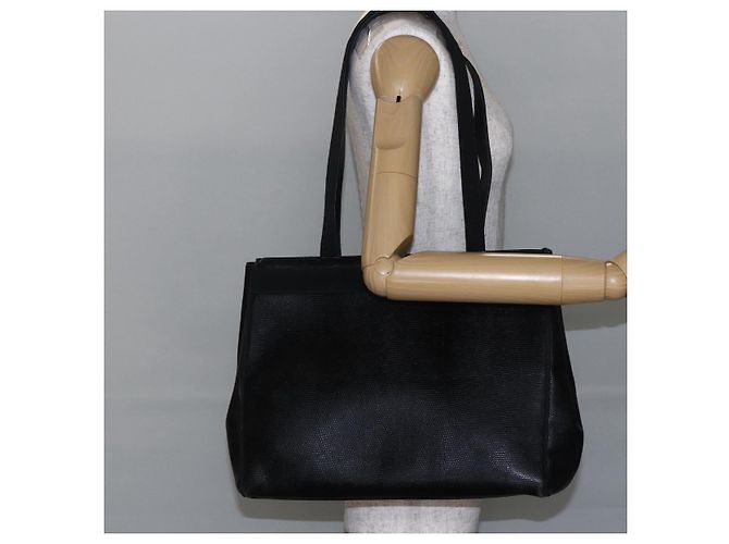 Borsa a Spalla Vala in Pelle Nera e Oro Salvatore Ferragamo Auth BA7064 Nero D'oro - vista 21