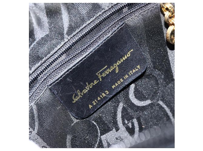 Borsa a Spalla Vala Smalto Nero Oro Auth BA7055 di Salvatore Ferragamo D'oro - vista 12