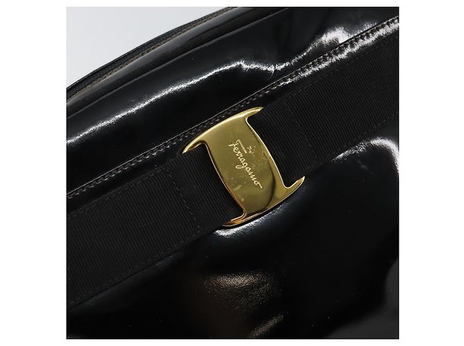Borsa a Spalla Salvatore Ferragamo Vala Smalto Nero Oro Auth 143264 D'oro - vista 18