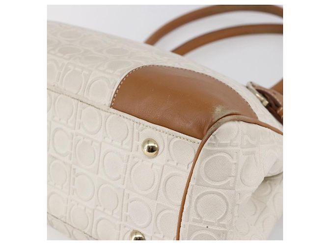 Borsa a mano Gancini in pelle avorio e oro Auth 147963 di Salvatore Ferragamo D'oro Crudo - vista 10