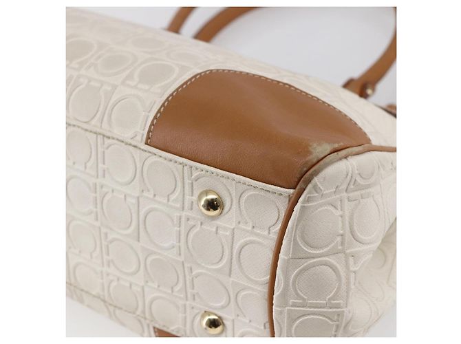 Borsa a mano Gancini in pelle avorio e oro Auth 147963 di Salvatore Ferragamo D'oro Crudo - vista 12
