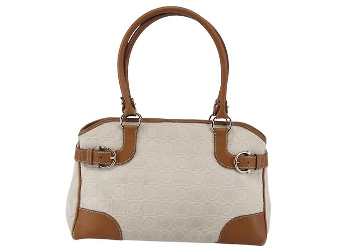 Borsa a mano Gancini in pelle avorio e oro Auth 147963 di Salvatore Ferragamo D'oro Crudo - vista 2
