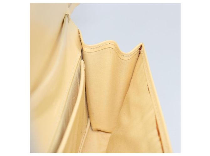 Borsa a Spalla Honfleur in Pelle Epi Louis Vuitton Vaniglia M5273A LV Auth 144438 - vista 18