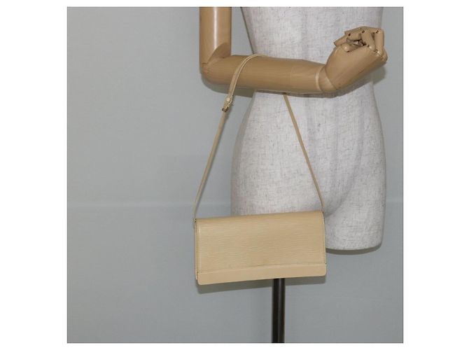 Borsa a Spalla Honfleur in Pelle Epi Louis Vuitton Vaniglia M5273A LV Auth 144438 - vista 21