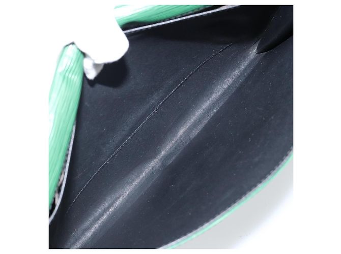 LOUIS VUITTON Clutch Jena Epi Verde M52724 LV Auth 144783 - vista 10