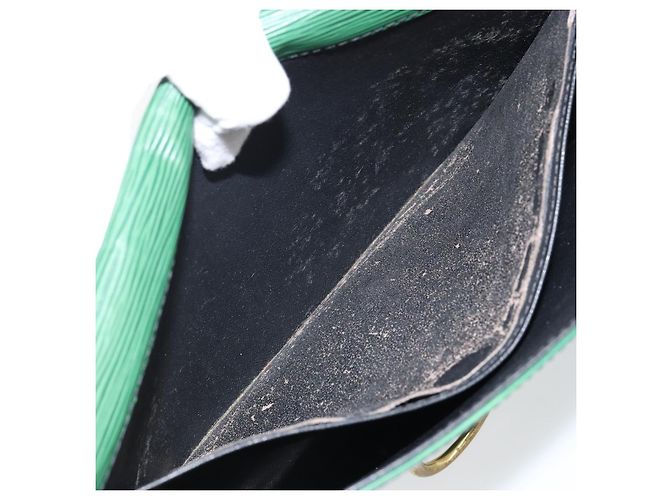 LOUIS VUITTON Clutch Jena Epi Verde M52724 LV Auth 144783 - vista 11