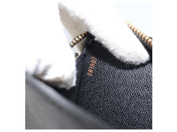 LOUIS VUITTON Pochette Uomo Epi Borsa a Mano Nera M52522 LV Auth mr1729 Nero - vista 12