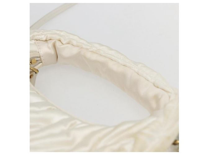 Borsa Miu Miu Matelassé Satin 2in1 Bianco Oro Auth 158666SAM D'oro - vista 14