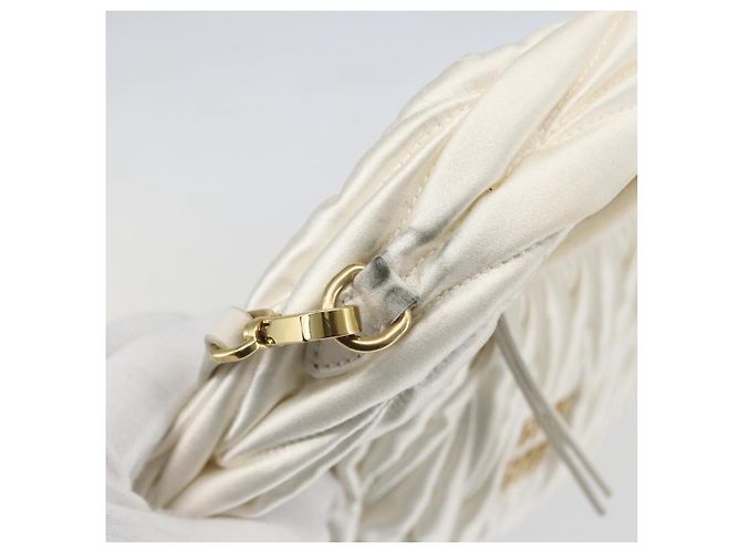 Borsa Miu Miu Matelassé Satin 2in1 Bianco Oro Auth 158666SAM D'oro - vista 22