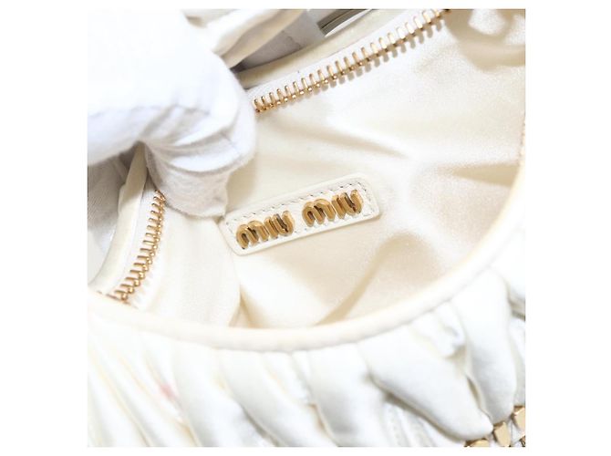 Borsa Miu Miu Matelassé Satin 2in1 Bianco Oro Auth 158666SAM D'oro - vista 23