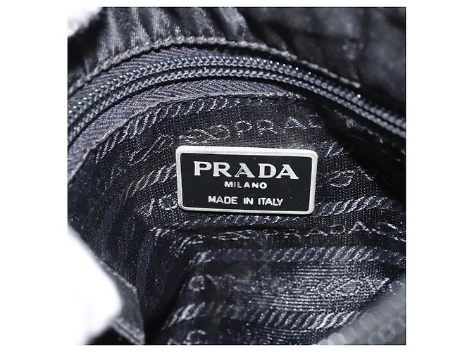 Borsa a mano PRADA in nylon nero Auth BA8979 - vista 15