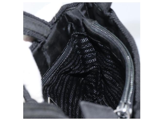 Borsa a mano PRADA in nylon nero Auth BA8979 - vista 17