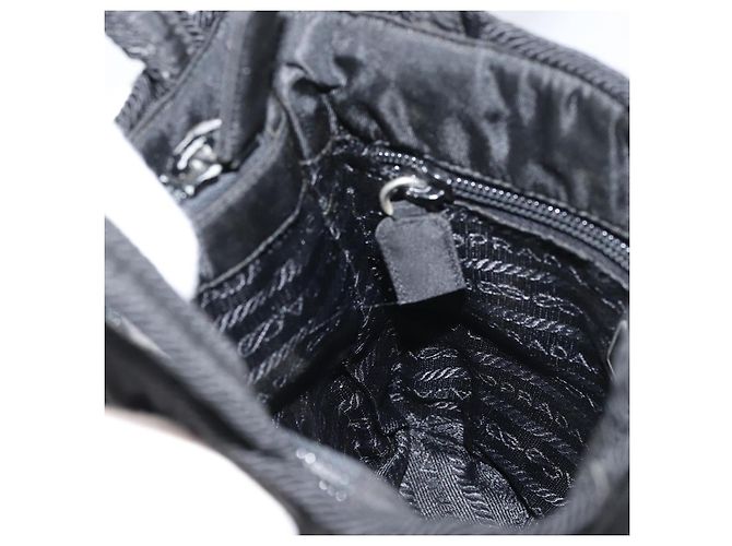 Borsa a mano PRADA in nylon nero Auth BA8979 - vista 18