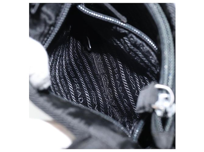 Borsa a mano PRADA in nylon nero Auth BA8979 - vista 20