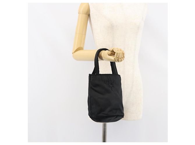 Borsa a mano PRADA in nylon nero Auth BA8979 - vista 24