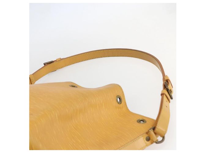 Noe LOUIS VUITTON Borsa a Spalla Petit Noé Epi Gialla M44109 LV Auth 153869 Giallo - vista 8