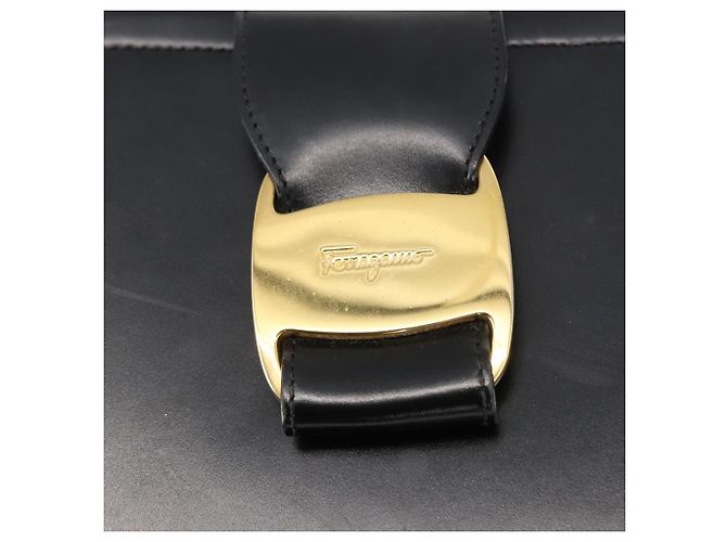 Borsa a mano Gancini in pelle nera e oro Auth 154475 di Salvatore Ferragamo Nero D'oro - vista 14