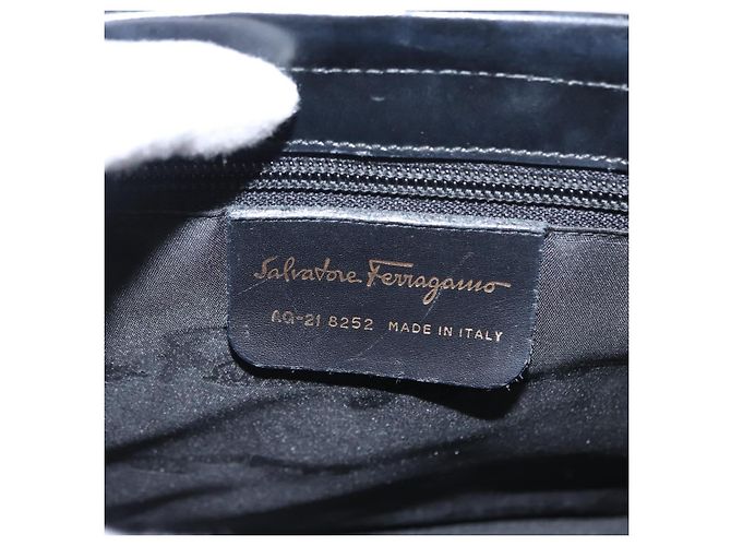 Borsa a mano Gancini in pelle nera e oro Auth 154475 di Salvatore Ferragamo Nero D'oro - vista 15