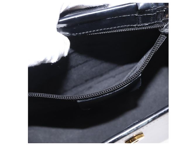 Borsa a mano Gancini in pelle nera e oro Auth 154475 di Salvatore Ferragamo Nero D'oro - vista 20