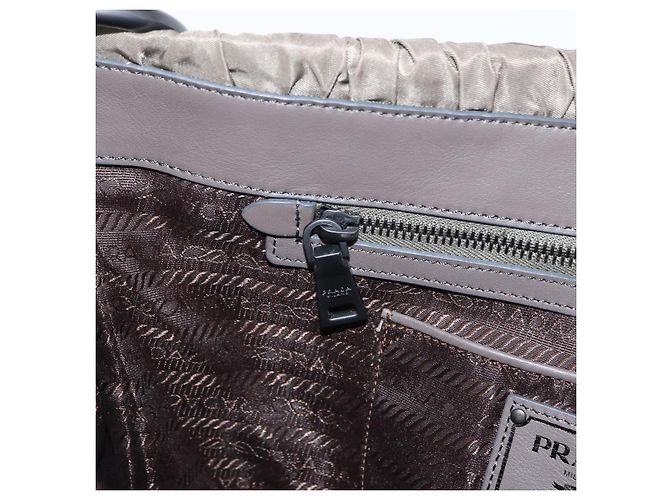 Bolso de Hombro PRADA de Nylon y Cuero Gris Auth ka788 Castaño - vista 22