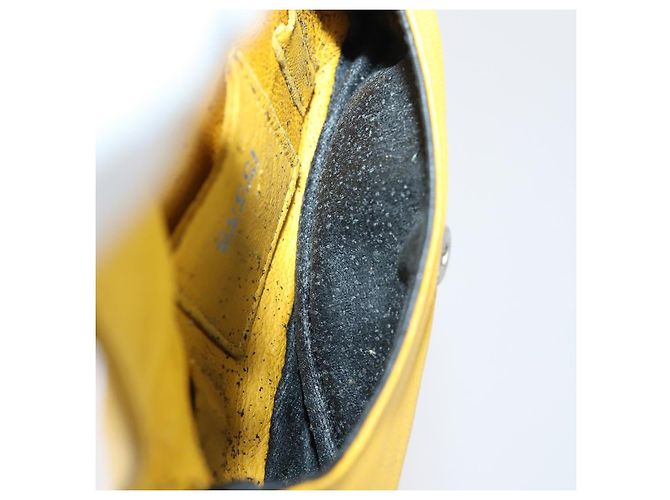 Set da cucire in pelle Gucci Bamboo giallo Auth 147379 - vista 17