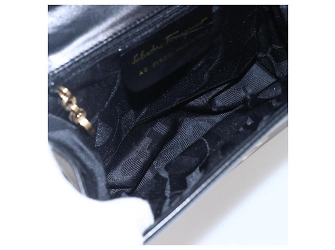 Borsa a Spalla Vala in Pelle Nera e Oro Salvatore Ferragamo Auth BA7670 Nero D'oro - vista 11