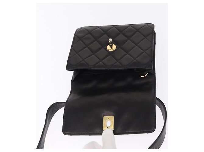 CHANEL Borsa a vita Matelassé in pelle di agnello nera oro CC Auth 156628V Nero D'oro - vista 11