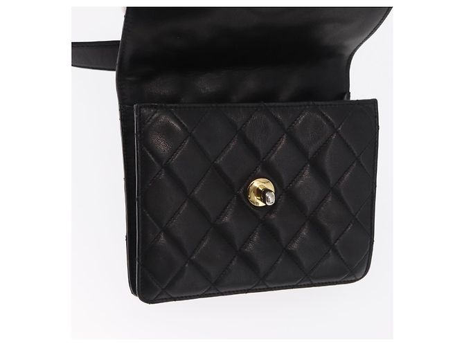 CHANEL Borsa a vita Matelassé in pelle di agnello nera oro CC Auth 156628V Nero D'oro - vista 13