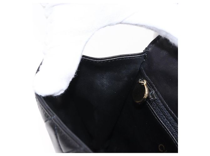 CHANEL Borsa a vita Matelassé in pelle di agnello nera oro CC Auth 156628V Nero D'oro - vista 18