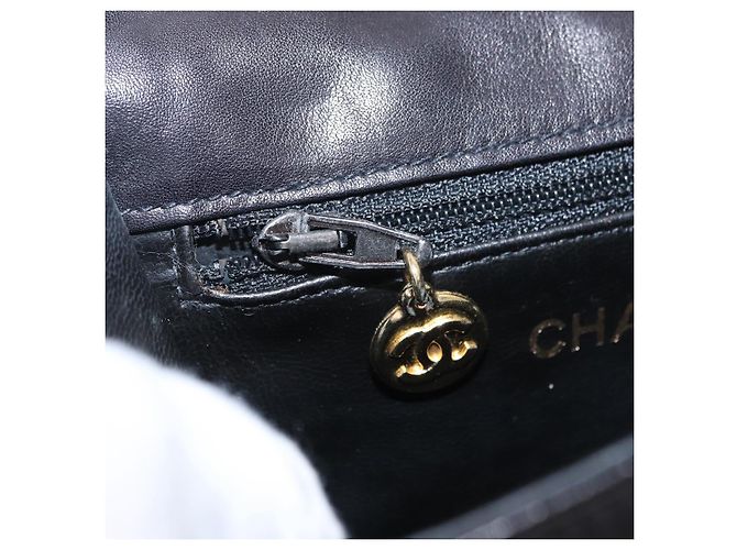 CHANEL Borsa a vita Matelassé in pelle di agnello nera oro CC Auth 156628V Nero D'oro - vista 19