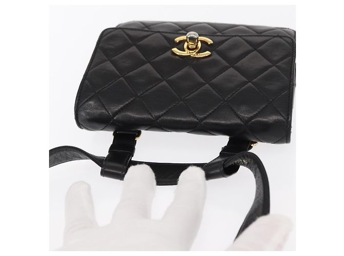 CHANEL Borsa a vita Matelassé in pelle di agnello nera oro CC Auth 156628V Nero D'oro - vista 6