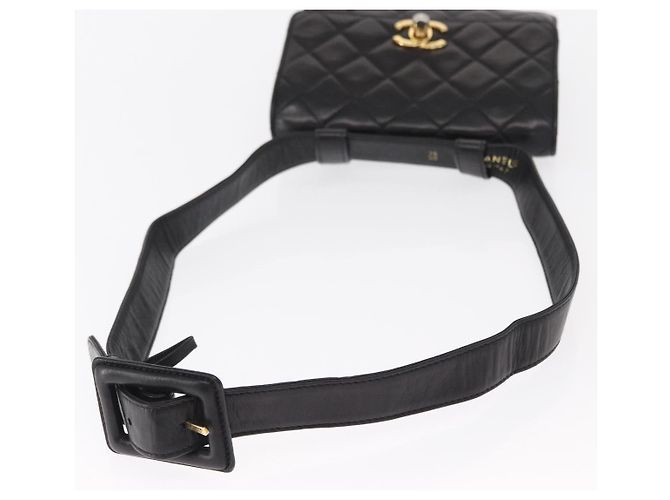CHANEL Borsa a vita Matelassé in pelle di agnello nera oro CC Auth 156628V Nero D'oro - vista 7